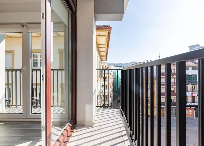 Piso En Centro A 100m De La Playa * Zarautz